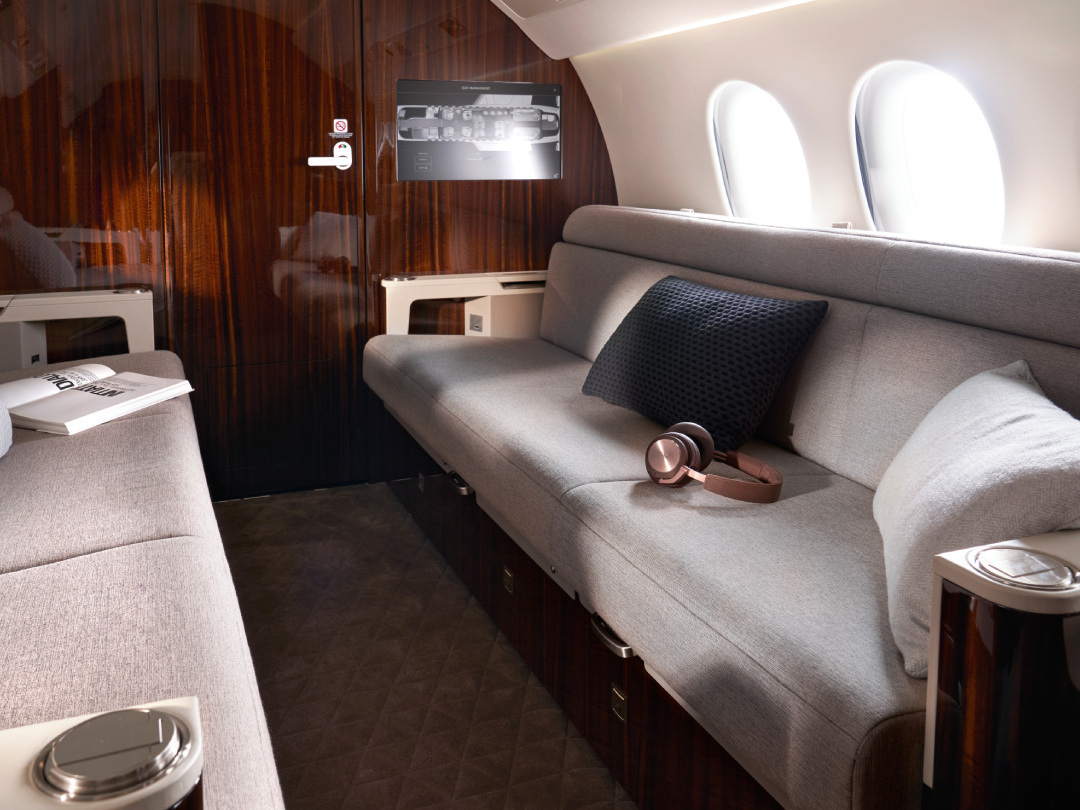 Falcon8X_BG_528_202302(1)(1)